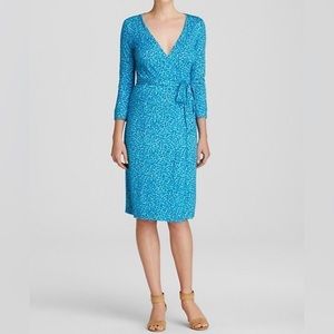 NWT Diane Von Furstenburg New Julian Two Petal Dreams Blue Wrap. dress